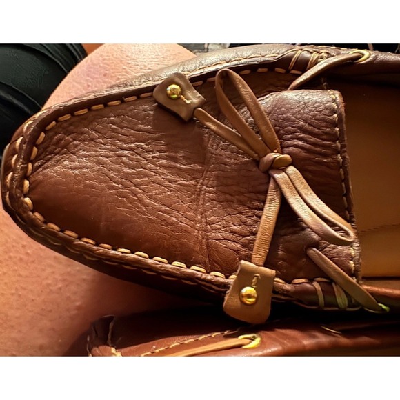 Clarks Artisan Boat Shoe sz 9 Whisky Brown Leather; Bow; Stitched Details - Picture 4 of 7